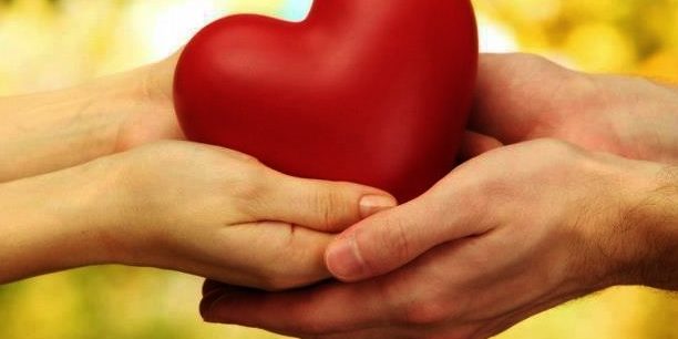 corazon-entre-las-manos
