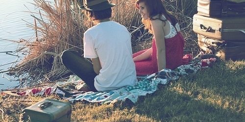 bag-bags-beach-boy-couple-cute-Favim.com-47731