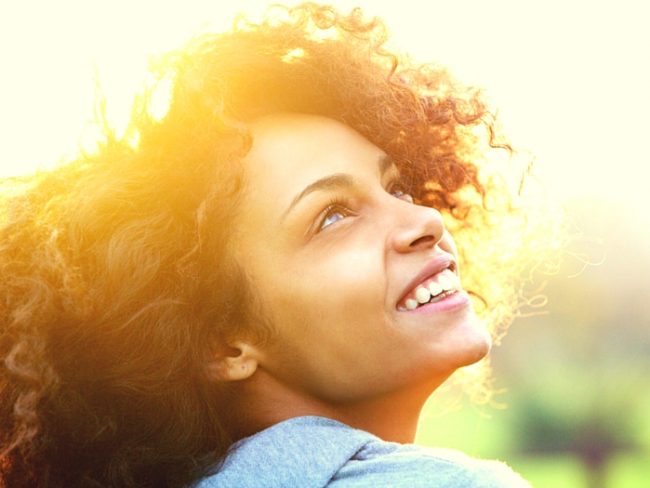 caracteristicas-admirables-gente-feliz-sonrisa-euroresidentes